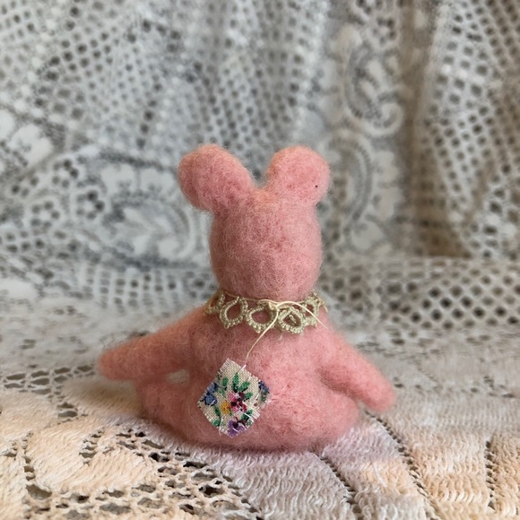 Handmade needle felted teddy bear - Picture 4 of 11